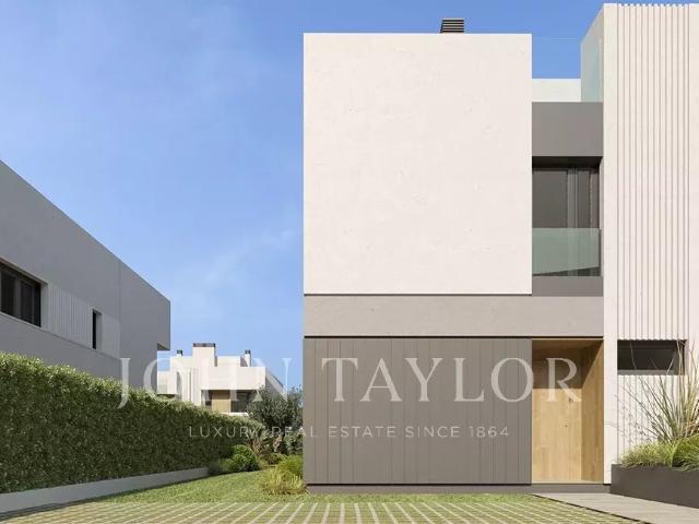 Eneida Views Proyecto de 16 villas semi adosadas con piscina