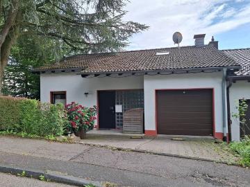 Energetisch sanierte DHH mit Garage in naturnaher Stadtrandlage von Berg. Gladbach Heiligenstock