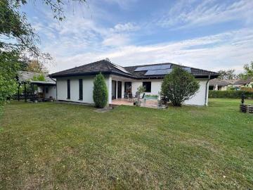 Energetisch sanierter Winkelbungalow in familienfreundlicher Wohnlage von Vettelschoß