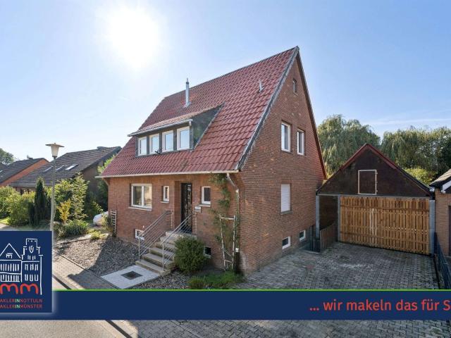 Energetisch saniertes Wohnhaus mit XXL Garage