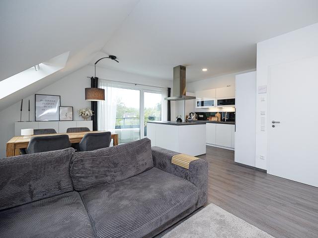 Energieeffizient über den Dächern von Detmold: Moderne 3 Zimmer Wohnung mit Balkon und Weitblick