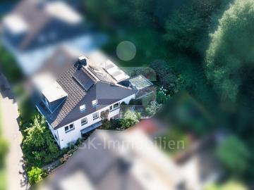 Energieeffizient wohnen im Grünen: Doppelhaushälfte in zentraler Lage von Leichlingen