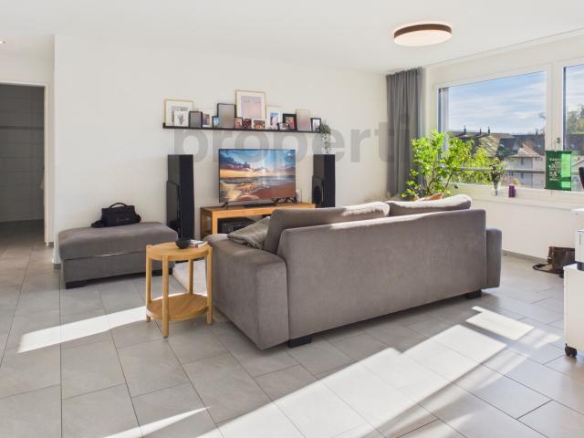 Energieeffizient wohnen mit sonnigem Balkon in Bubikon