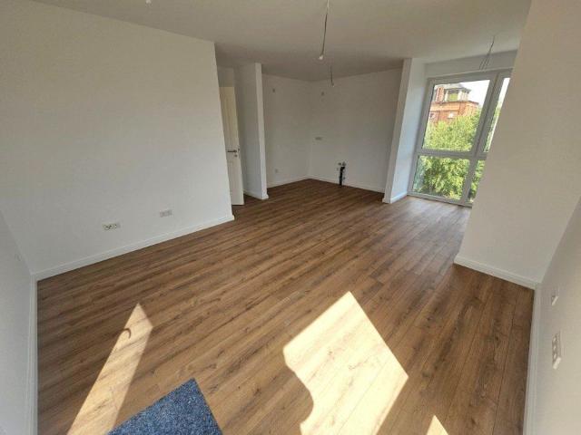 Attraktive & geräumige 3 Zimmerwohnung mit separater Küche, Tageslichtbad mit Badewanne