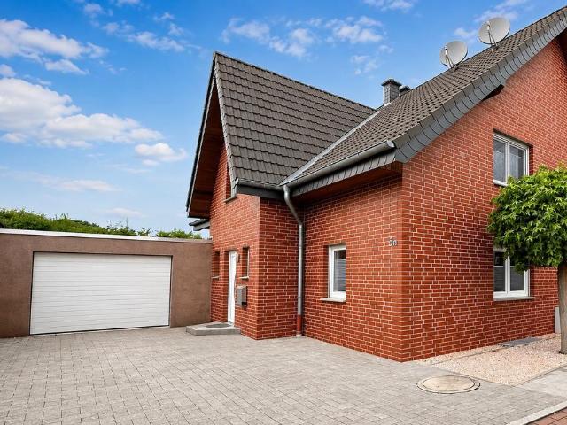 Energieeffiziente DHH Solarthermie Garage Garten Toplage