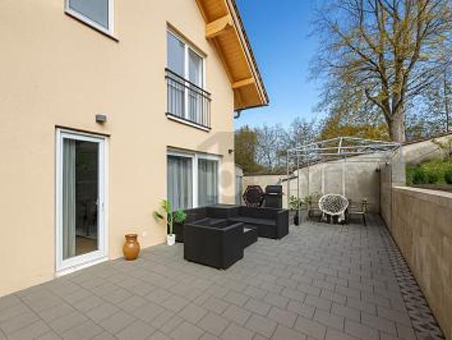 ENERGIEEFFIZIENTE DOPPELHAUSHÄLFTE IN RUHIGER LAGE
