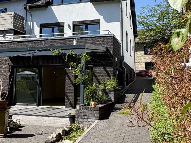 Energieeffizienter, moderner Neubau in familienfreundlicher Lage