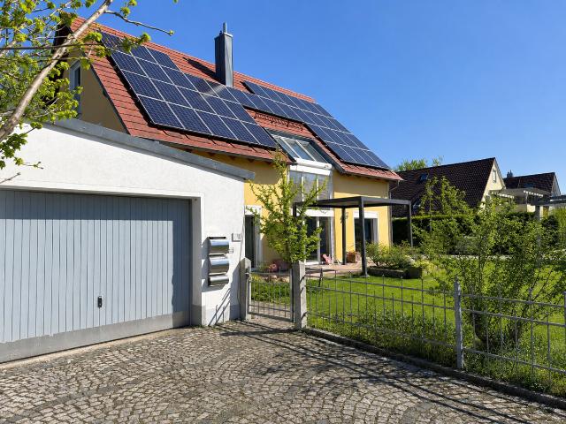 Wohntraum mit Stil & Funktion– Energieeffizienzklasse B, Einliegerwohnung, 2 Garagenplätze, Wallbox!
