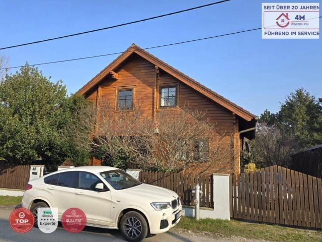 Energieeffizientes Holzhaus mit Charme & Pool