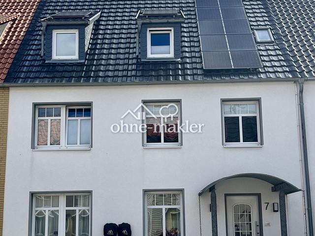 Energieeffizientes Reihenmittelhaus mit PV Anlage und vermieteter Einliegerwohnung