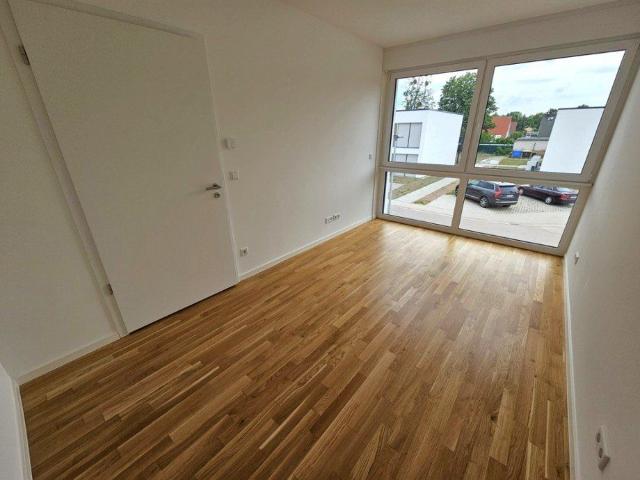 Attraktive & geräumige 3 Zimmerwohnung mit separater Küche, Tageslichtbad mit Badewanne