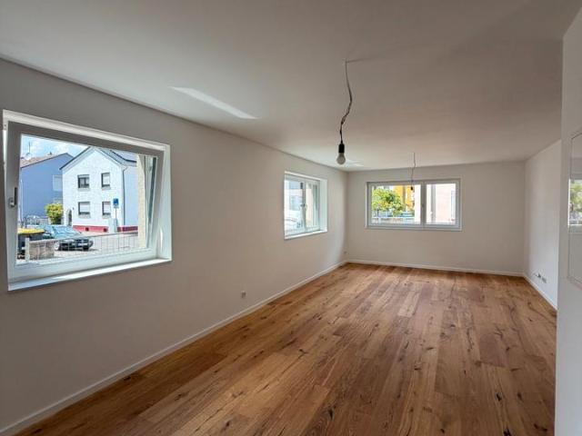 Energieeffizienz A+ | Kernsanierte 2,5 Zimmer Wohnung mit Balkon