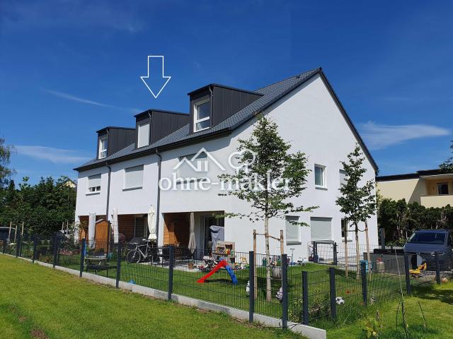 Energiesparend und gesund Wohnen: Neues Holzmassiv Reihenhaus mit 6 Zimmern in Obermenzing