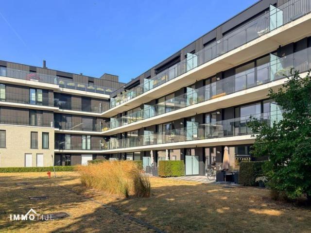 Energiezuinig appartement met terras en autostaanplaats!