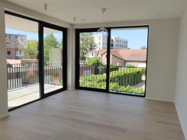 Energiezuinig, recent appartement in residentie Dans met 3 slpk, terras, autostandplaats en private kelderberging voor 945 EUR/mnd