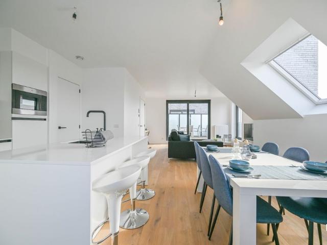Energiezuinig tweeslaapkamerappartement met terras in Beveren Leie!