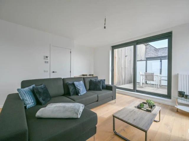 Energiezuinig tweeslaapkamerappartement met terras in Beveren Leie!