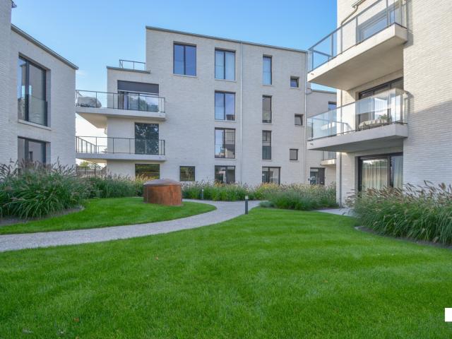 Energiezuinig 2 slaapkamer appartement met garage centrum Rumbeke