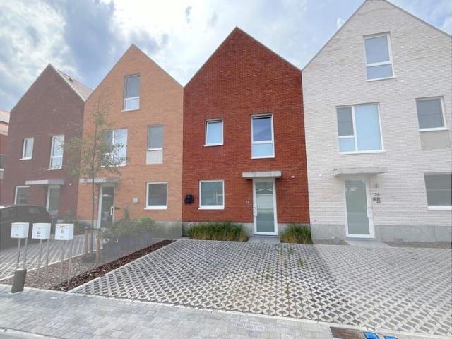 Energiezuinige woning met tuin en 2 autostaanplaatsen