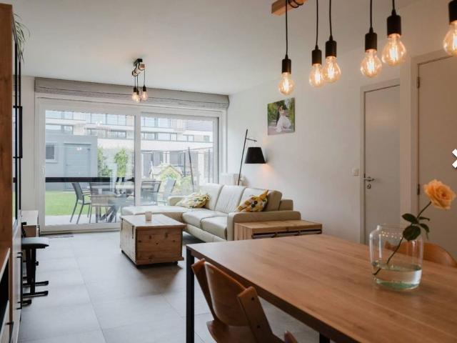 Energiezuinige woning met 3 slaapkamers, uitweg en garage!