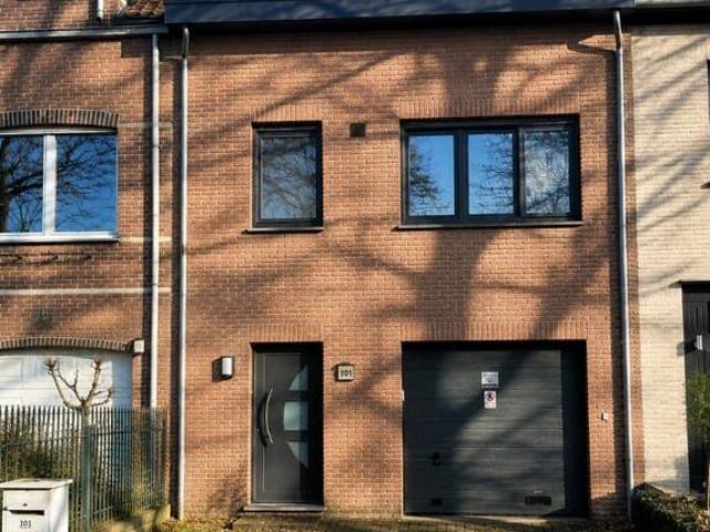 Energiezuinige gezinswoning met ruime garage op toplocatie