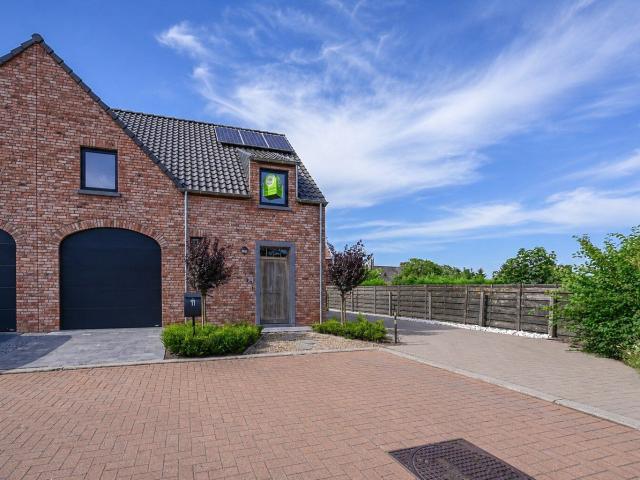Energiezuinige nieuwbouwwoning met 3 slaapkamers, garage en