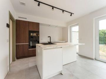 Energiezuinige nieuwbouwwoning met 3 slaapkamers te huur in Pervijze