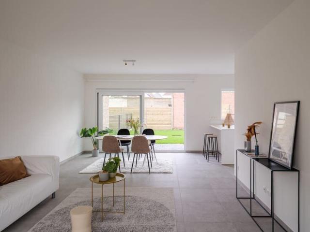 Energiezuinige nieuwbouwwoning met 4 slaapkamers en een tuin