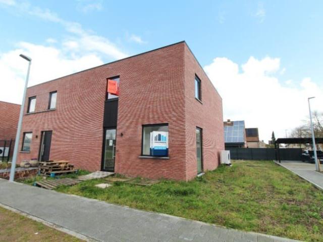 Energiezuinige nieuwbouwwoning te huur in rustige wijk te.