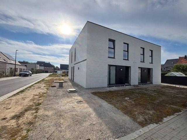 Energiezuinige nieuwbouw woning in nieuwe, rustige wijk!