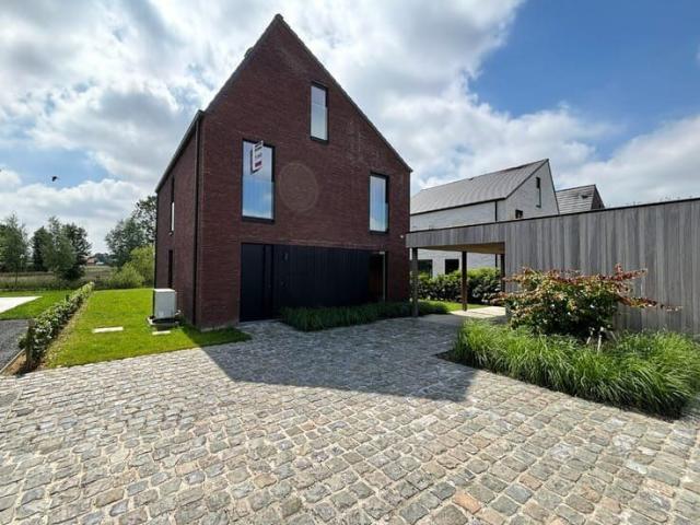 Energiezuinige, nieuwbouw villa te huur te Roeselare