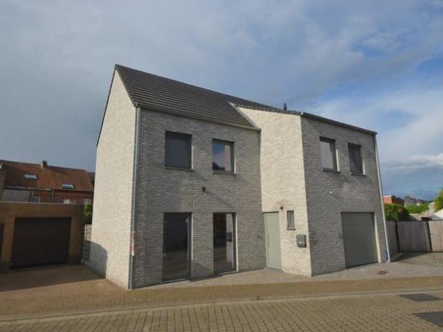 Energiezuinige recente woning in centrum Maldegem