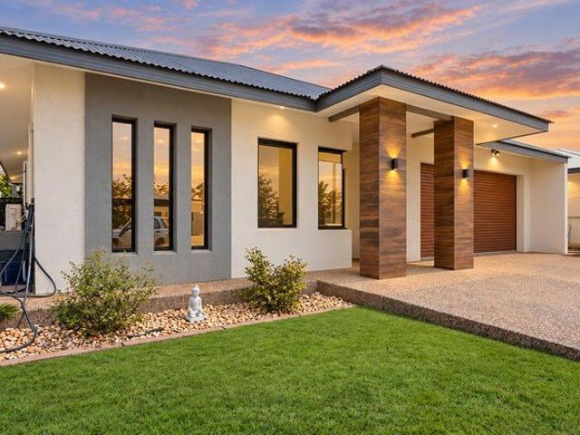 Energy Efficient Modern Home I Extra Parking I Drive Through Garage