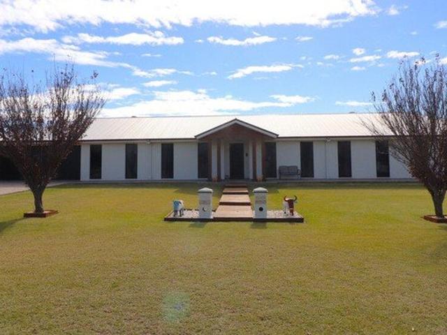 Energy Efficient Family Home with Huge Shed, Pool & Extensive Solar Systems