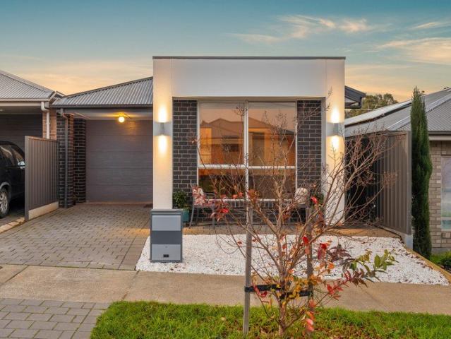 Energy Efficient Hills Living with Solar, Battery & New Pergola