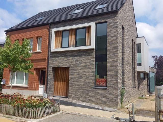Energy efficient house with 4 bedrooms and nice garden
