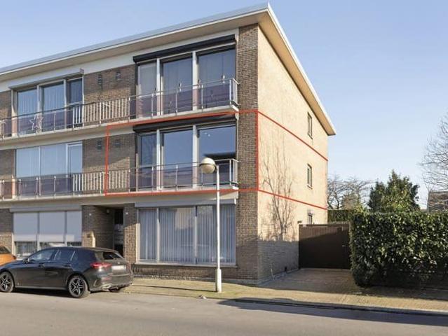 Energy efficient, renovated, two bedroom apartment near Antw