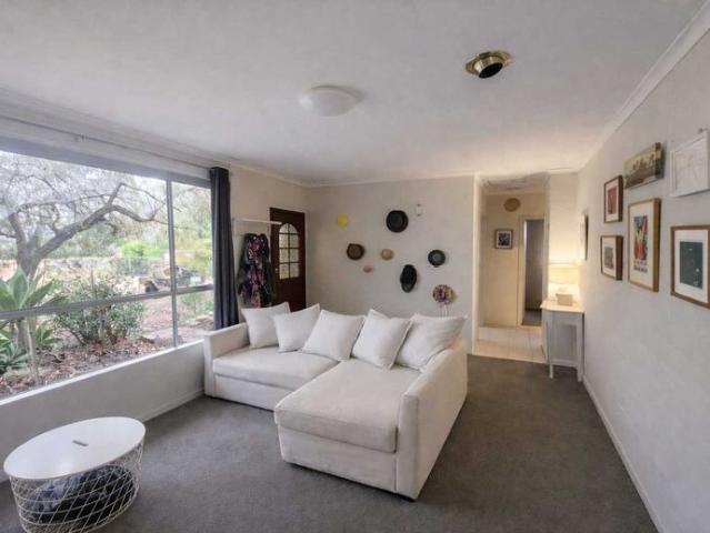 Energy Efficient Rental in Red Cliffs Water Included