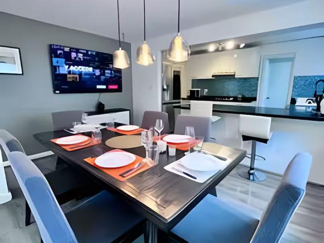 ENERO 2027 ¡Departamento AMOBLADO en Arriendo en El Golf, Las Condes! 4Dormitorios