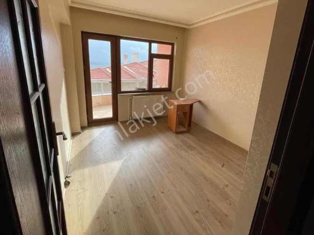 Enes Acur' Dan Şehitlik Mah. Arakat Kiralık 3+1 Daire