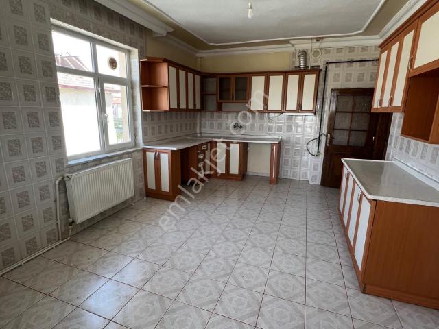 Enes Emlak’tan | Hisar Mahallesi’nde 170 M² 3+1 Kiralık Daire