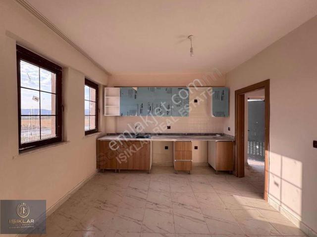 Enes Işık'tan Çayırköy'de Villa Tipi 3+1 Müstakil Daire