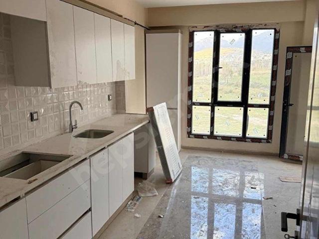 ENES IŞIK 'tan YAKINCA DA 3+1 ARAKAT SIFIR DAİRE