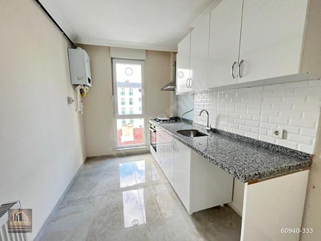 ŞENESENEVLER'DE AYÇİL SOKAKTA SATILIK DAİRE 2+1 YENİ BİNADA BALKONLU
