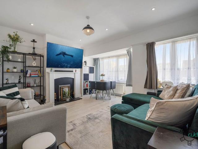 Enfield EN3, 2 bed maisonette to rent, £1,800 pcm | PrimeLocation