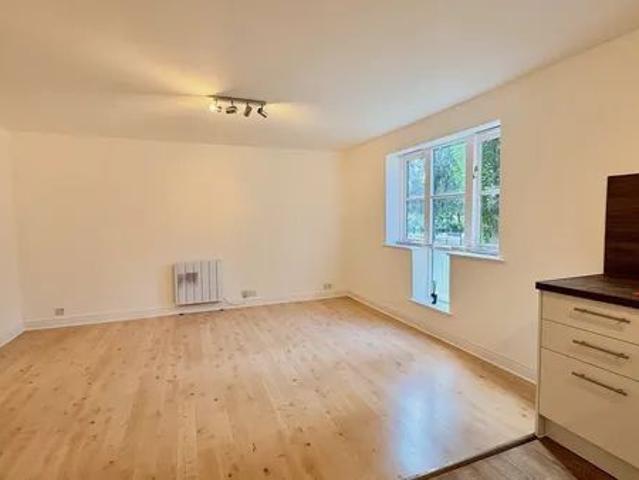 Enfield Island Village, EN3, Property for rent