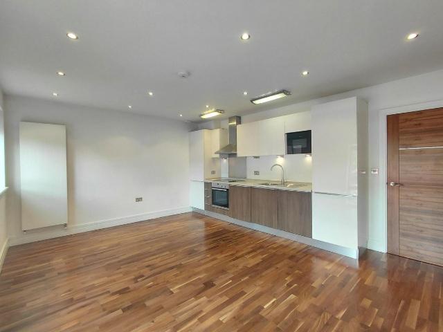 Enfield, London EN2, 2 bed flat to rent, £2,000 pcm | PrimeLocation