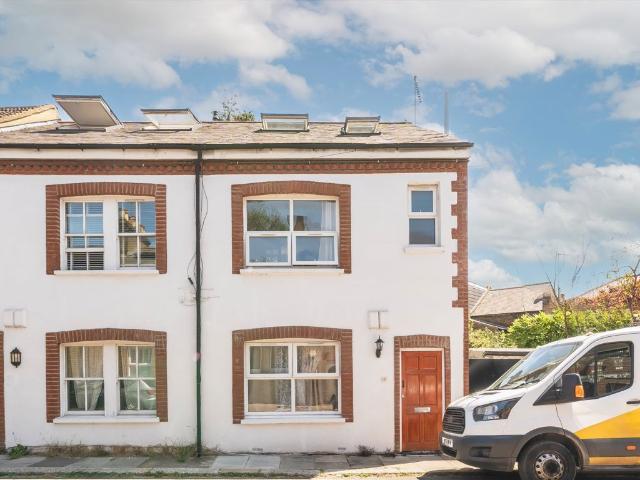Enfield Road, Brentford TW8, 1 bed flat to rent, £1,750 pcm | PrimeLocation