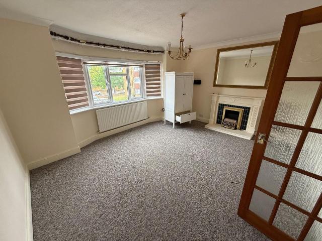 Enfield Road, Enfield EN2, 2 bed flat to rent, £1,950 pcm | PrimeLocation