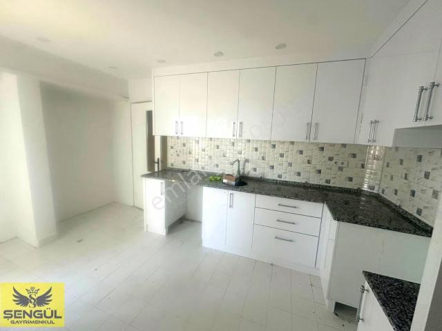 Şengül Gayrimenkul'den Yenişehirde Dağ Manzaralı Kiralık 3+1
